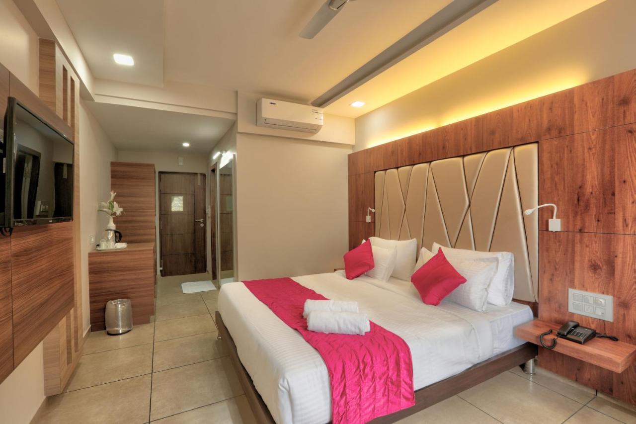 Lexus Inn Mysuru Zewnętrze zdjęcie